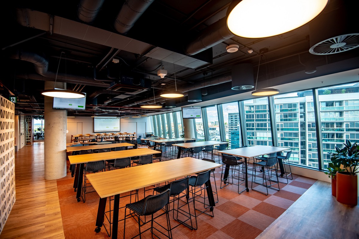 Aligning Workplace Design and Communication